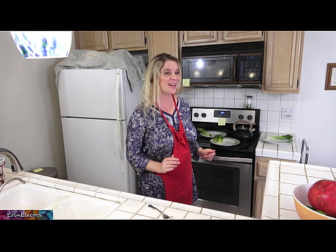 ❤️ A madrasta a ordenhá-lo na cozinha antes do seu encontro ❤️ Porno bonito em porno pt.porn-mz.ru